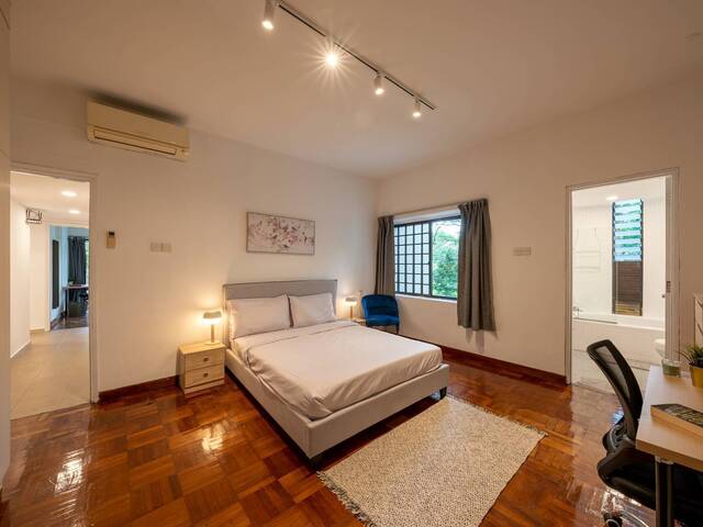 Room for rent - Master at Casa Mia Coliving Teresa Ville 3