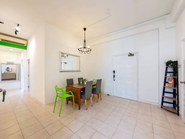 Room for rent - Piccola at Casa Mia Coliving St. Martin’s Apartment