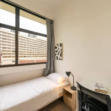 Room for rent - Piccola at Casa Mia Coliving St. Martin’s Apartment