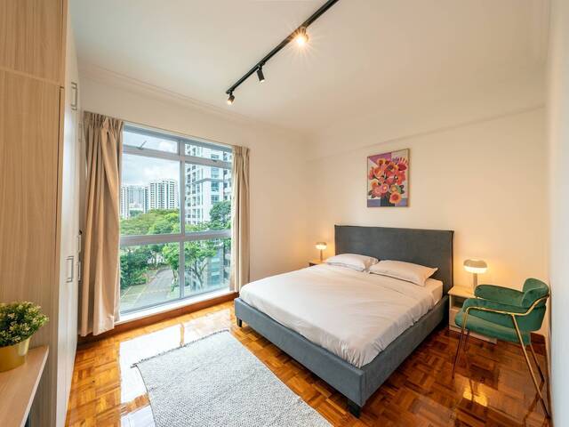 Room for rent - Master room at Casa Mia Coliving Emerald Park