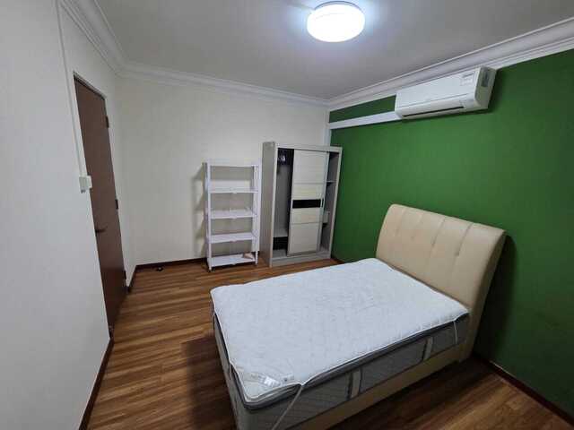 One common room to rent