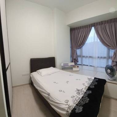 Female environment, Common rm with Nice Pool View at D'Nest, 7mins walk Mrt, Female environment