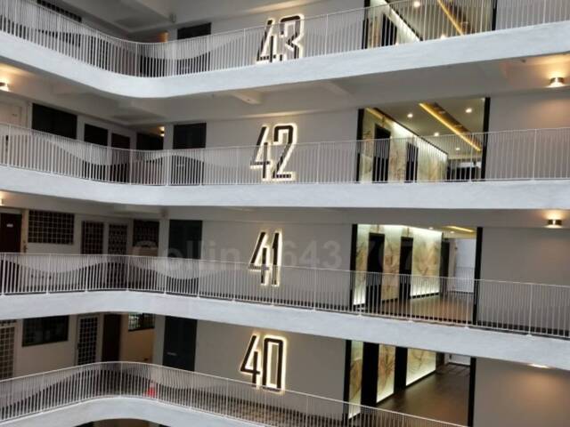 No owner, Privacy, Master room above Tanjong Pagar Mrt, above restaurant and shops