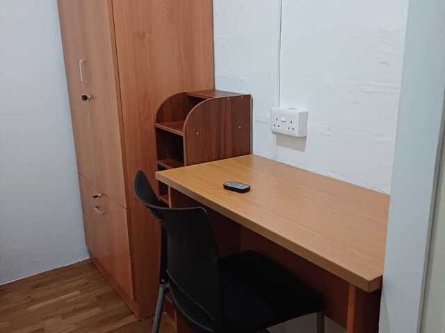 2 a small Air-con room for male Tenants only , 3 mins walk to Braddell mrt stn