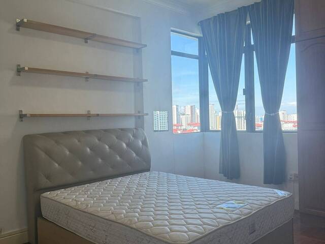 Master Room for Rent – Private Condominium (Parc Oasis) 2 minutes walk to Chinese Garden MRT