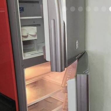 Common room, light cooking, near MRT, near Lot 1 Shopping Mall, new Aircon, new Mattress and more..