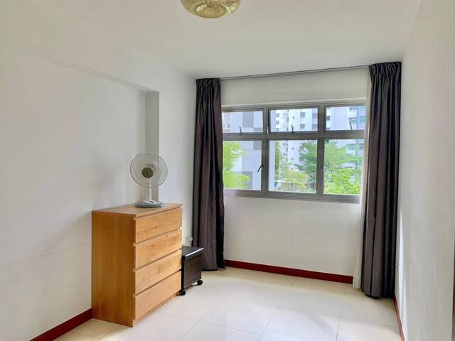 Common Room for Rent ā Available from 1 November 2025 at Yishun Ave 1