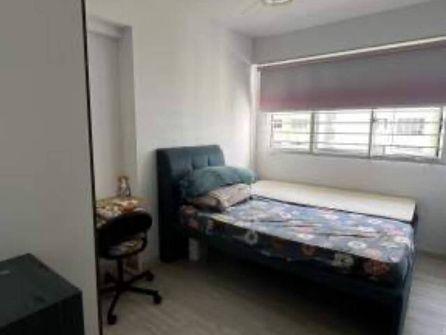 Common room at 674b yishun avenue 4 for rent! Aircon wifi!