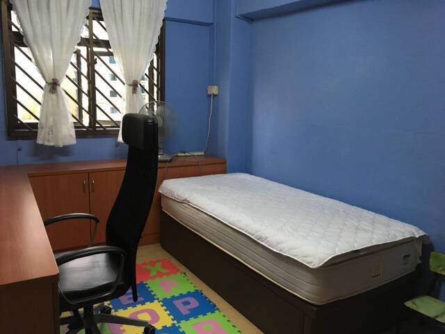 Single room for rental