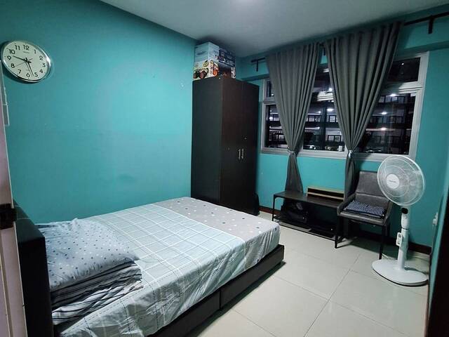 Common room at 512b yishun street 51 for rent! Aircon wifi!