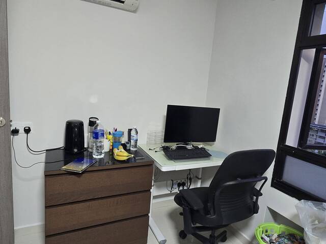 Common room 5 mins walk to redhill mrt