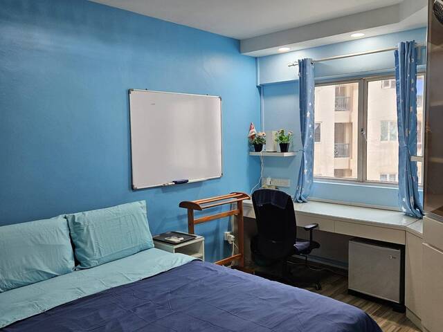 Common room at Melville Park for rent! Aircon wifi!