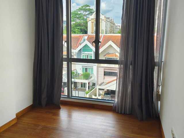 Luxury condo room near MRT Haw Par is for rent
