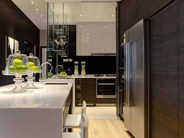 Luxury condo room near MRT Haw Par is for rent