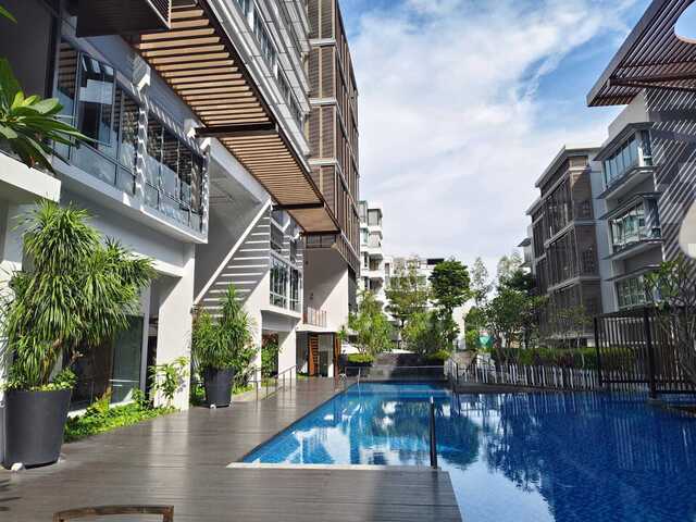 Luxury condo room near MRT Haw Par is for rent