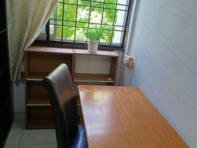 Can Move In Now. No owner. All Ladies Flat. Freedom. Privacy. No Weird Rules. Spacious. Few People.