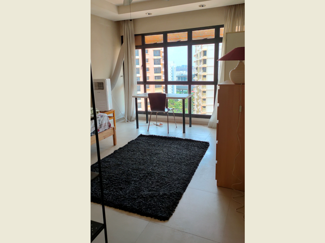 Room for rent, 5min walk to Pioneer MRT, 24hrs food stalls, minimarket & coffee shop