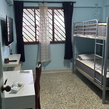 Common room at 472 Ang Mo Kio Avenue 10 for rent! Aircon wifi!