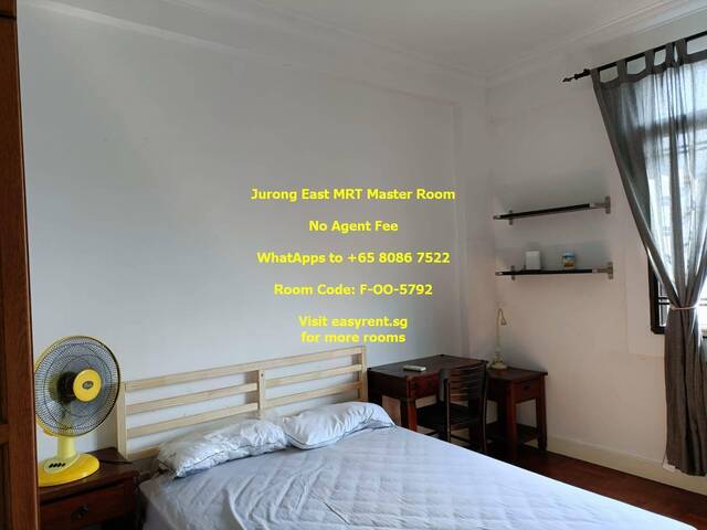 Jurong East MRT Master Room