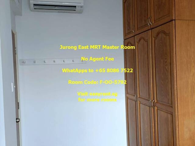 Jurong East MRT Master Room