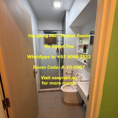 Hougang MRT Master Room