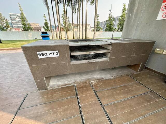 Beautiful condo room for rent