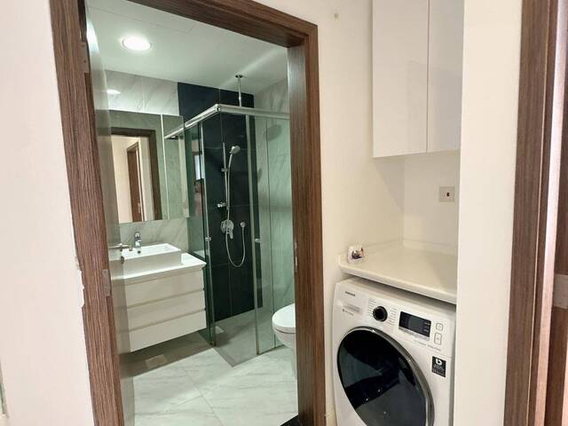 Beautiful condo room for rent