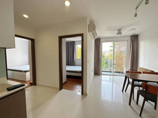 Beautiful condo room for rent