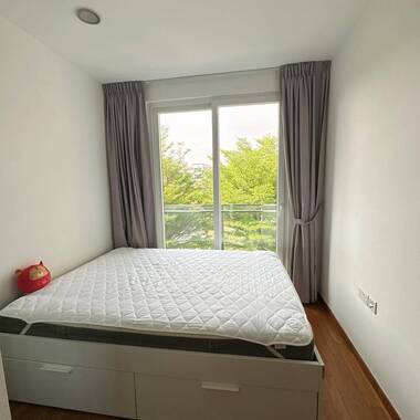 Beautiful condo room for rent