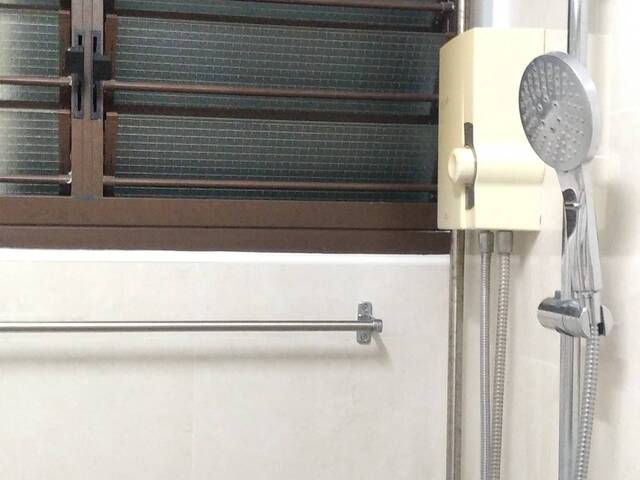 Room in Taman Jurong Rent to 1 more Male