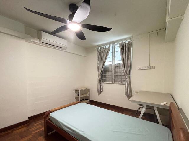 * 5 min to MRT ** near amenities *** Immediate