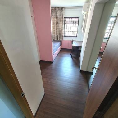 Common room, light cooking, near MRT, near Lot 1 Shopping Mall, new Aircon, new Mattress and more..