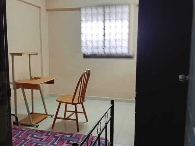 Common Room @ Bedok Reservoir Road BLK 121! NO AGENT FEE!