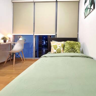 Only female environment ,3 mins walk to Bartley MRT Circle line .2 pools , gym , jacuzzi , tennis.