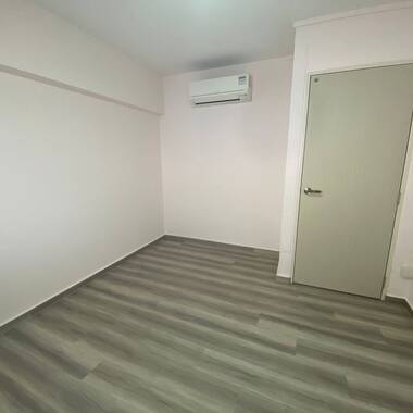 Simple room with air con & wifi