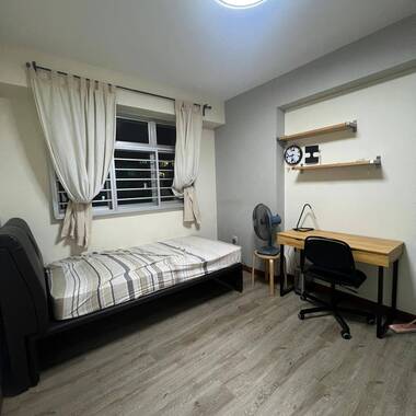 Common room at 428a Yishun Avenue 11 for rent! Aircon wifi!
