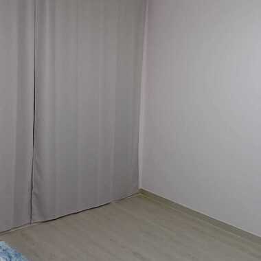 Bright & Airy Common Room For Rent