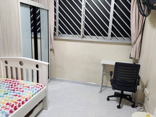 Bedroom Available At Toa Payoh With Good Facilities And Free Toiletries Supply