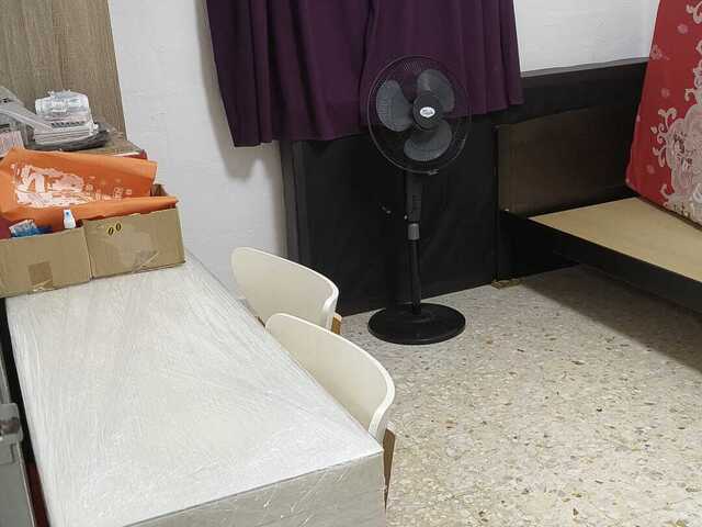 Toa Payoh - Great room with brand new aircon.