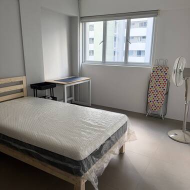 Room for rent in Serangoon