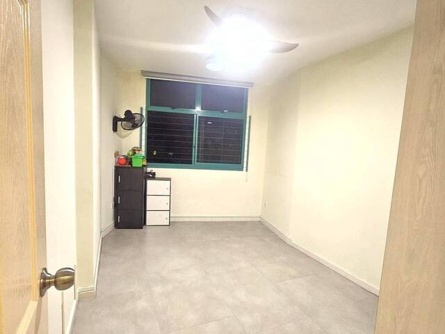 Common Room at Blk 483 Segar Road. (Female Only) NO AGENT FEE