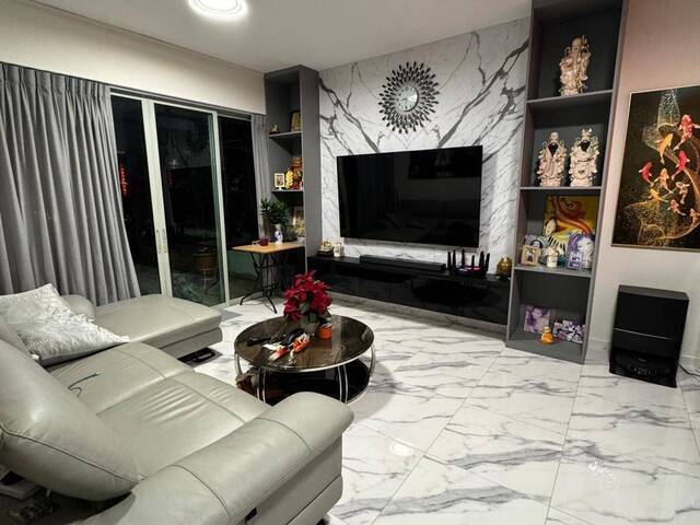 Near Bencoolen MRT! Common room at Sunshine Plaza Residences for rent! Aircon wifi!