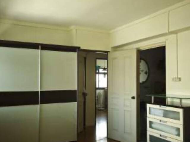 Master room at 56 cassia crescent for rent! Aircon wifi!