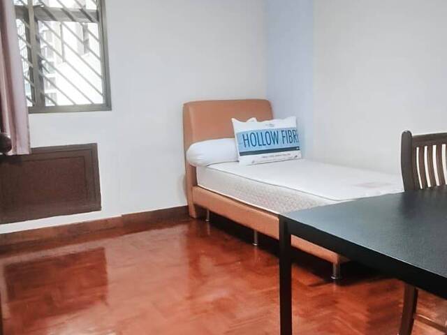 Convenient room for rent in CBD
