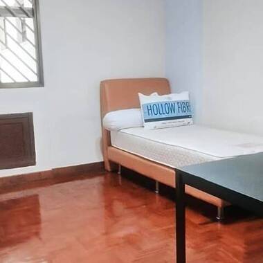 Convenient room for rent in CBD