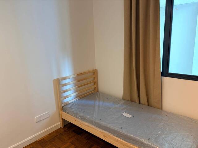 All female tenants/no landlord next to MRT station