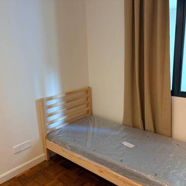 All female tenants/no landlord next to MRT station