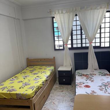 Female Room Available for Rent