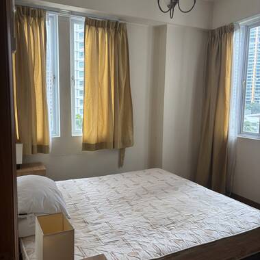 Spacious Master Bedroom in Central Area