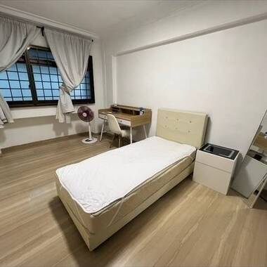 Common Room - 100 Steps to Hougang 1 Shopping Centre - Full of amenities